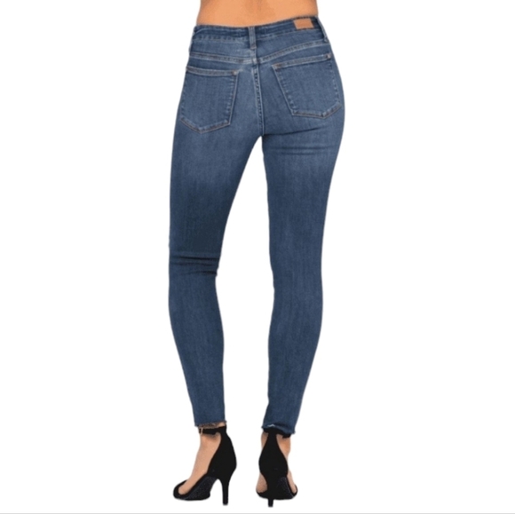 Judy Blue Mid-rise Skinny Fit Jeans Destroyed Stretch Denim Size 13 / 31 - Picture 2 of 9